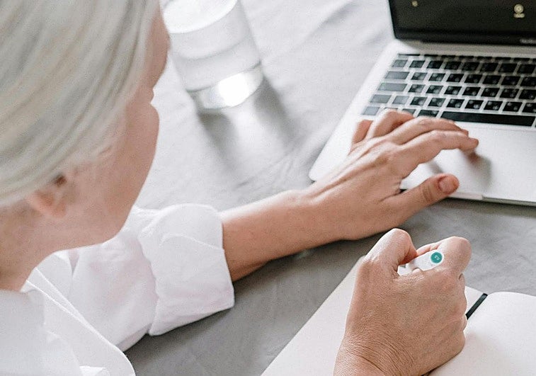 ¿Cuándo se cobra la pensión en enero de 2026? Fechas de CaixaBank, Santander, BBVA y otros bancos